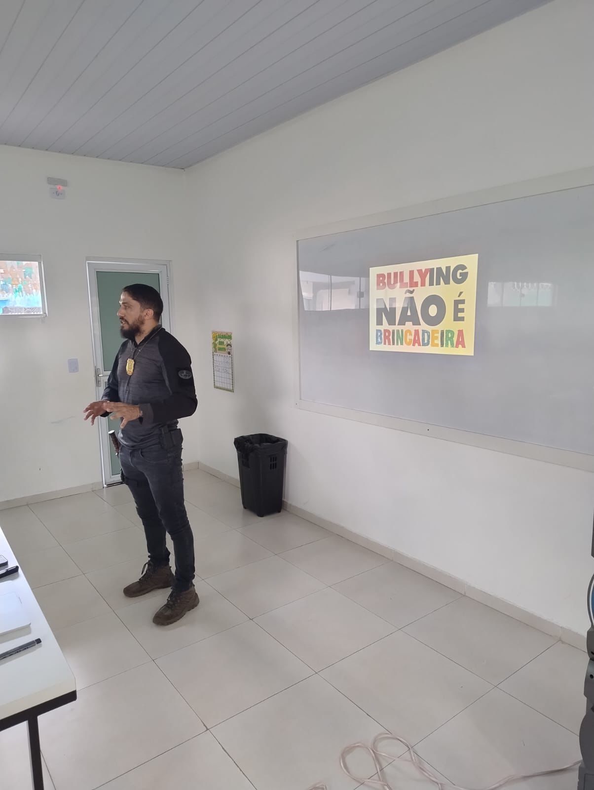 NO MUNICÍPIO DE AMAPÁ, POLICIAIS CIVIS MINISTRAM PALESTRA SOBRE BULLYNG E VIOLÊNCIA NO CONTEXTO ESCOLAR